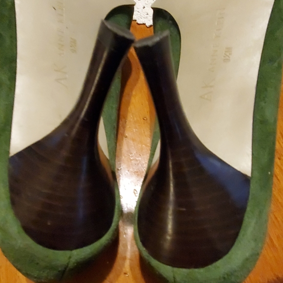 Ann Klein heels - Picture 4 of 6